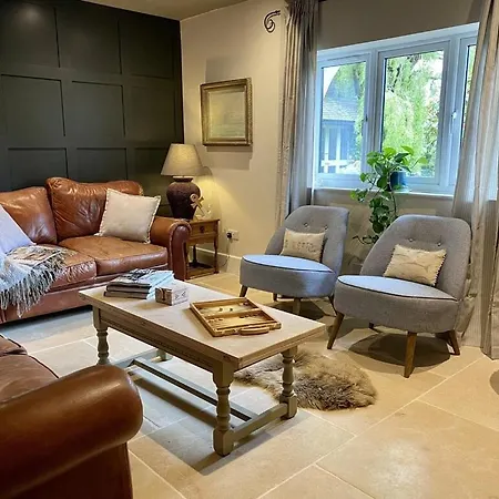 Beautiful 3 Bed Cottage In Lymington. Perfectly Located For Coast And New Forest Exterior photo