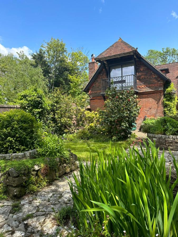 Holiday home Beautiful 3 Bed In Lymington. Perfectly Located For Coast And New Forest *